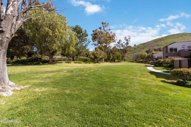 Building Photo - 646 Via Colinas