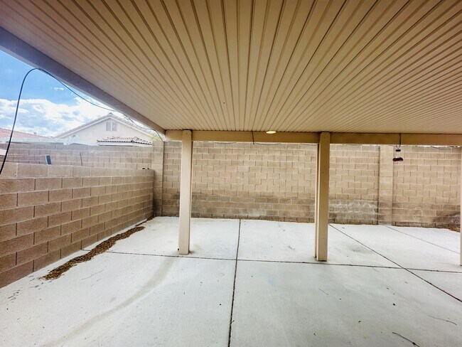 Building Photo - 10911 Vallerosa St