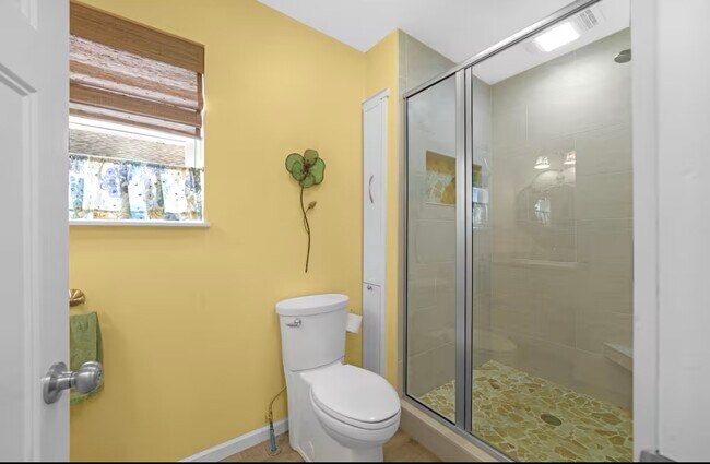 Building Photo - 8043 S Portage Rd