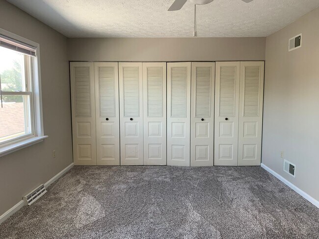 Building Photo - CONTRACT PENDING!!Spacious 2-story, 3 bed/...