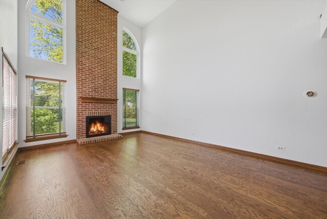 Building Photo - Spacious 4-Bedroom Home with Finished Basement and Modern Upgrades in Grayslake