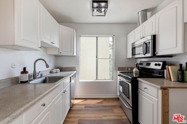 Building Photo - 6306 Summertime Ln