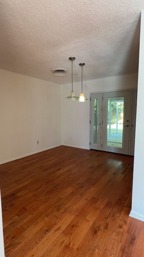 Building Photo - 116 Carothers St