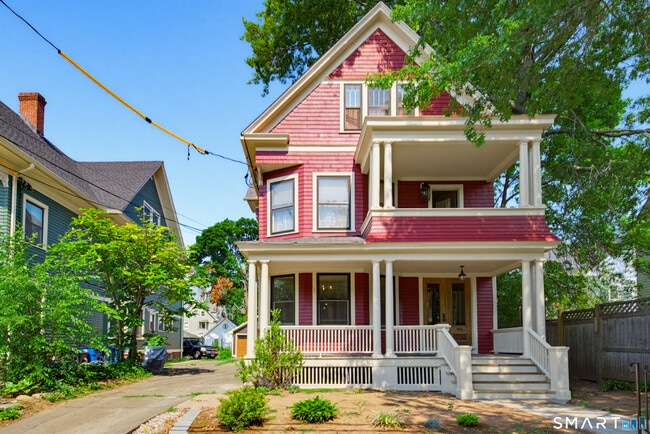 Building Photo - 64 Pendleton St