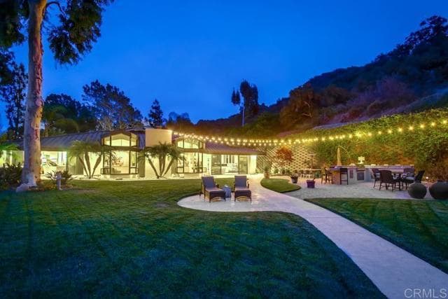 Building Photo - 1402 Rancho Serena