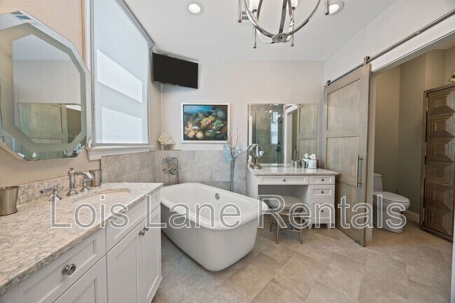 Building Photo - 2 Wharfside St