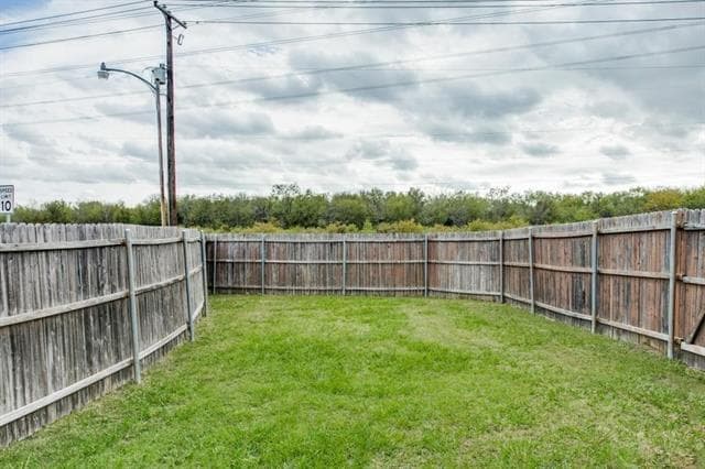 Building Photo - 883 San Jacinto Dr