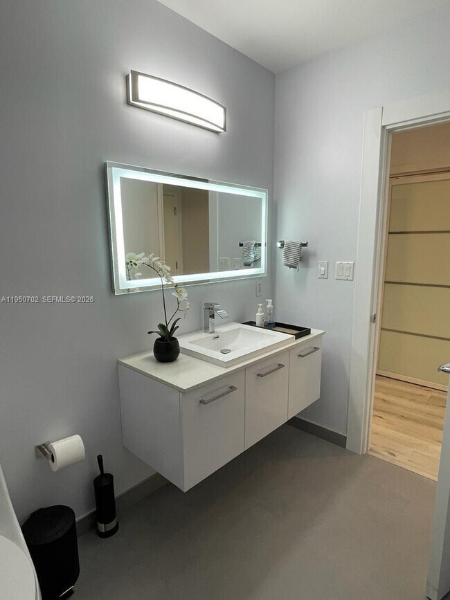 Building Photo - 7928 East Dr