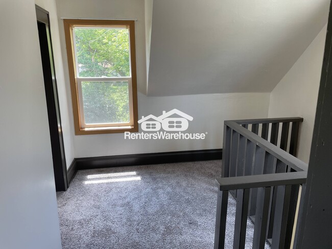 Building Photo - 1630 70th Ave