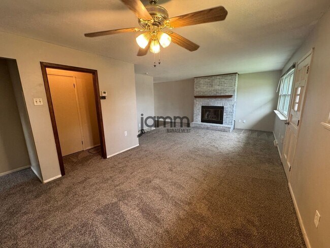 Building Photo - 14635 Sylvia Dr