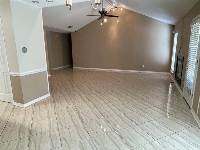 Building Photo - 7401 Lakeview Dr