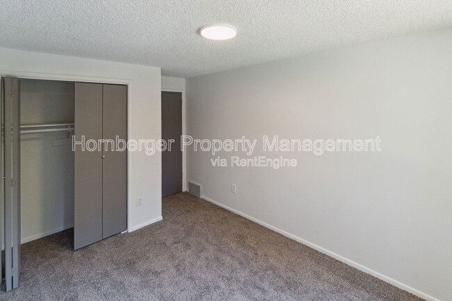 Building Photo - 5806 W Pacific Park Dr