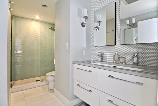 Building Photo - 54 Trowbridge St