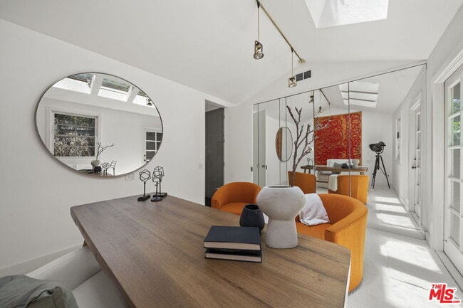 Building Photo - 3 Latimer Rd