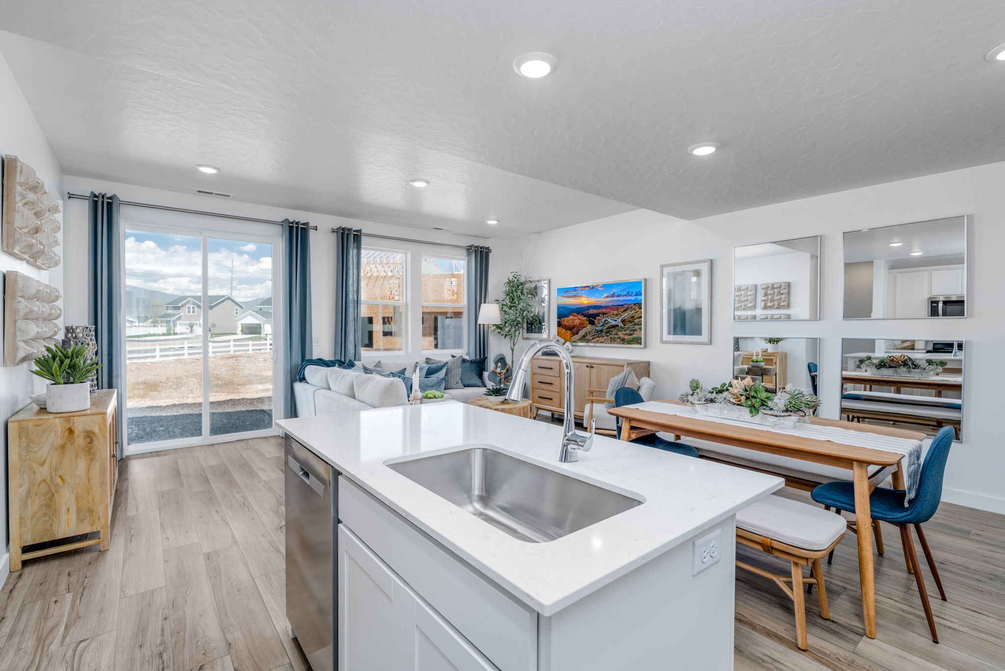 Building Photo - 1566 N Summer Spgs Cv