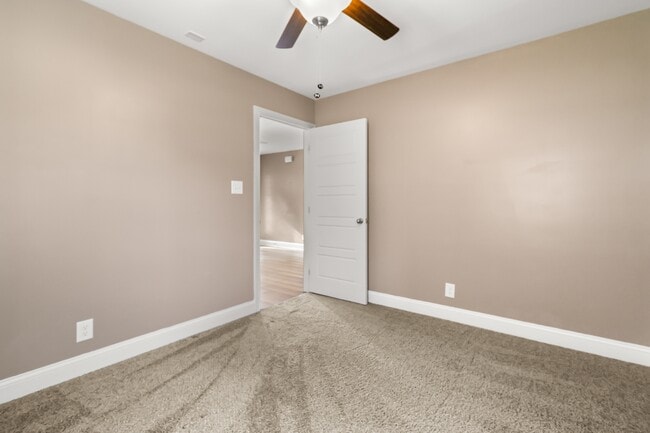 Building Photo - 513 Burgess CT