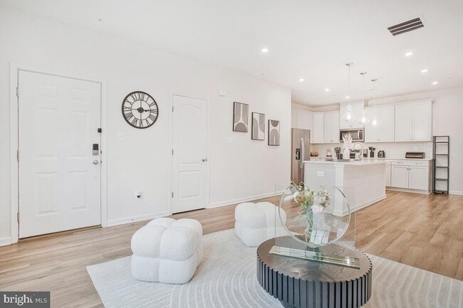 Building Photo - 4515 Reaney Ln