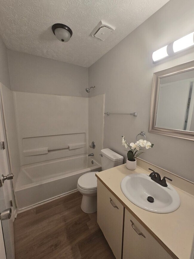 Building Photo - 6764 Willowbrook Dr