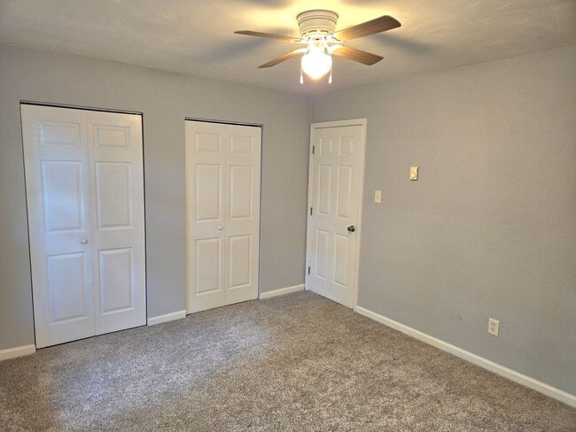 Building Photo - 703 S Rosemont Rd