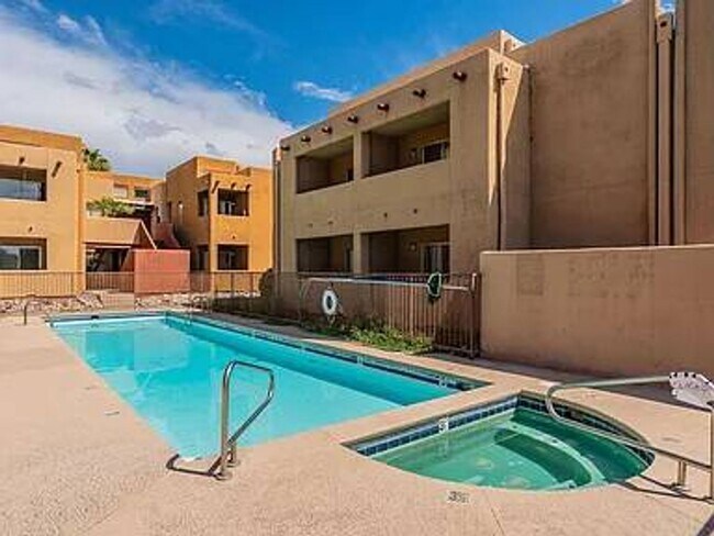 Building Photo - Beautiful 2 Bedroom, 2 Bath Condo for Rent...