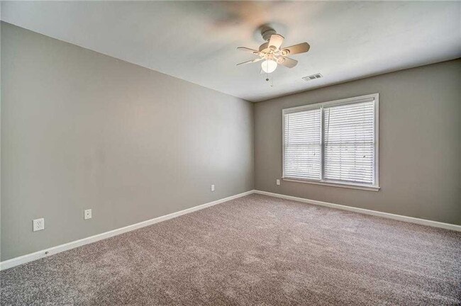 Building Photo - 716 Parkside Dr