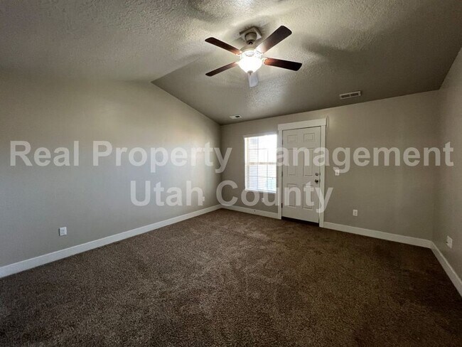 Building Photo - 1638 Venetian Way