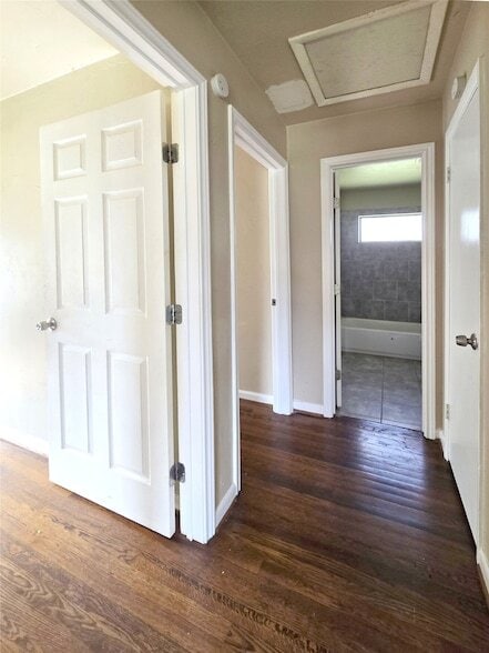 Building Photo - 12121 Hoblitzelle Dr