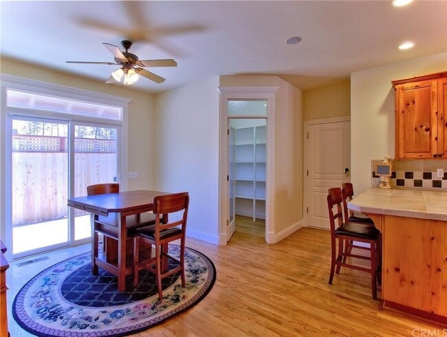 Building Photo - 1865 Vineyard Dr