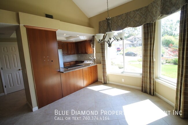 Building Photo - 3008 Azahar St