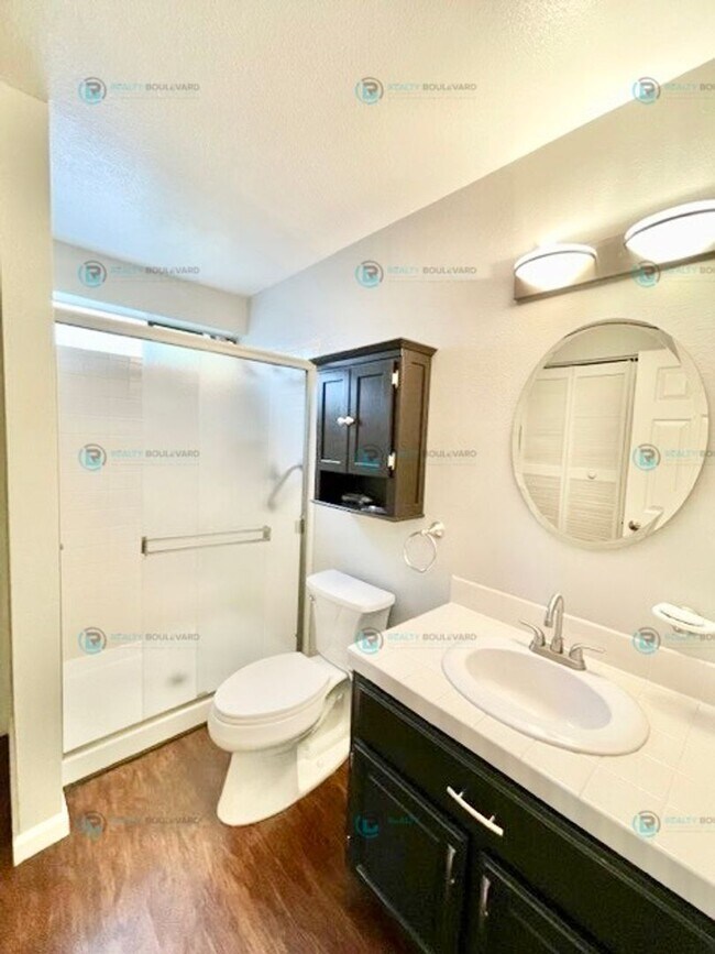 Building Photo - Beautiful- 4 Bedroom, 3 Bath, 3 Car Garage, NW Reno!