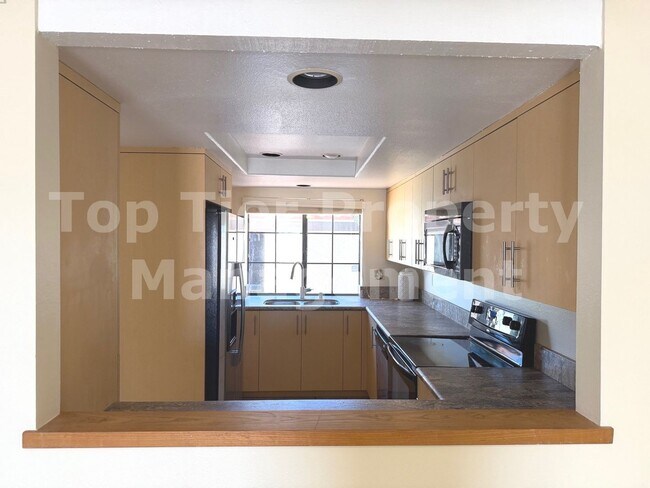 Building Photo - ***Charming 2 bed / 2 bath Townhome in Coastal Carlsbad - Available 04/18***