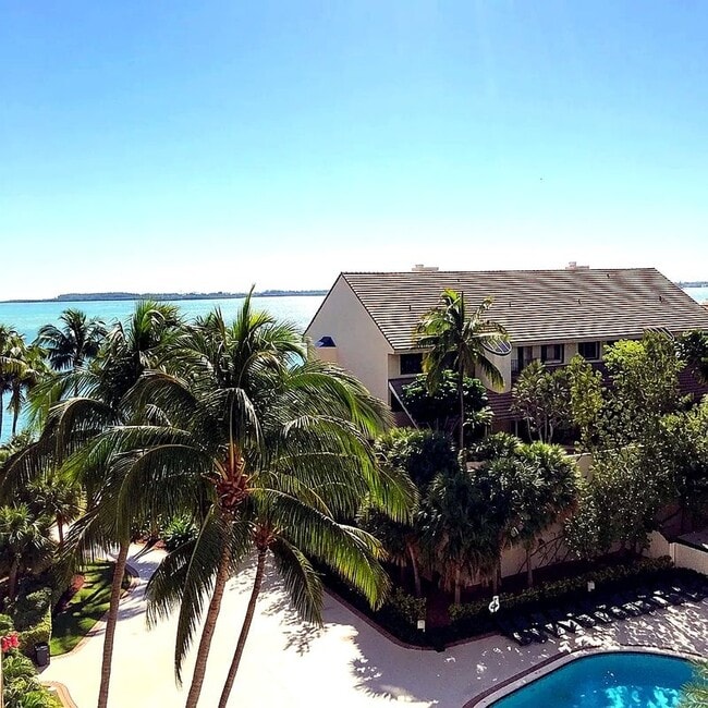 Building Photo - 540 Brickell Key Dr