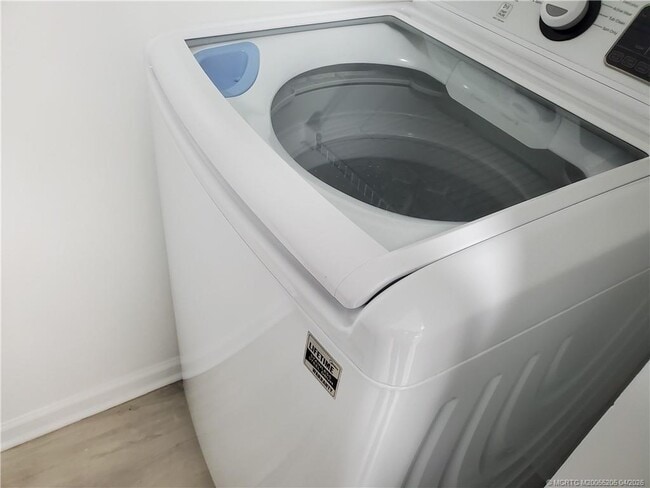 Building Photo - 3617 NW Adriatic Ln