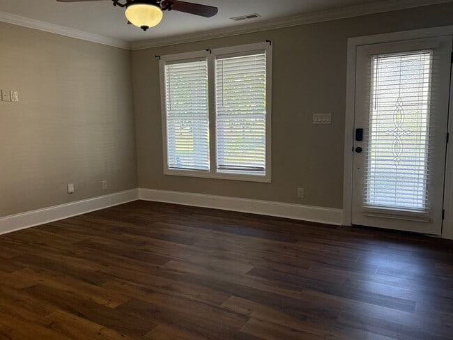 Building Photo - Amazingly Spacious Residence, Available Now!