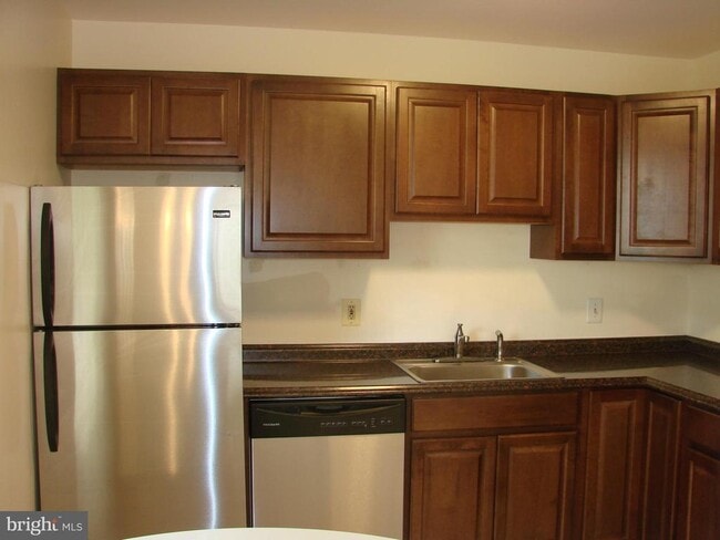 Building Photo - 2705 Brookhaven Dr