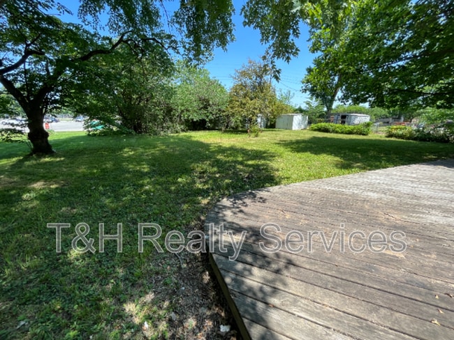 Building Photo - 8918 Birch St