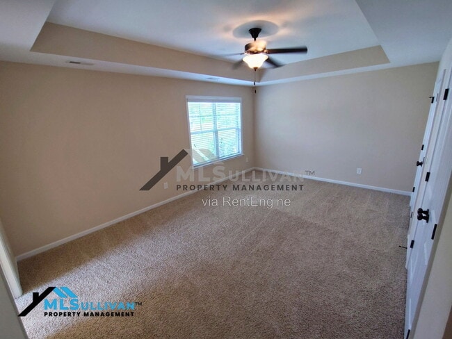 Building Photo - 207 Maple Walk St