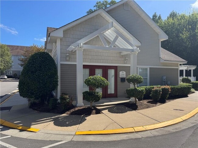 Building Photo - 932 Southmoor Dr