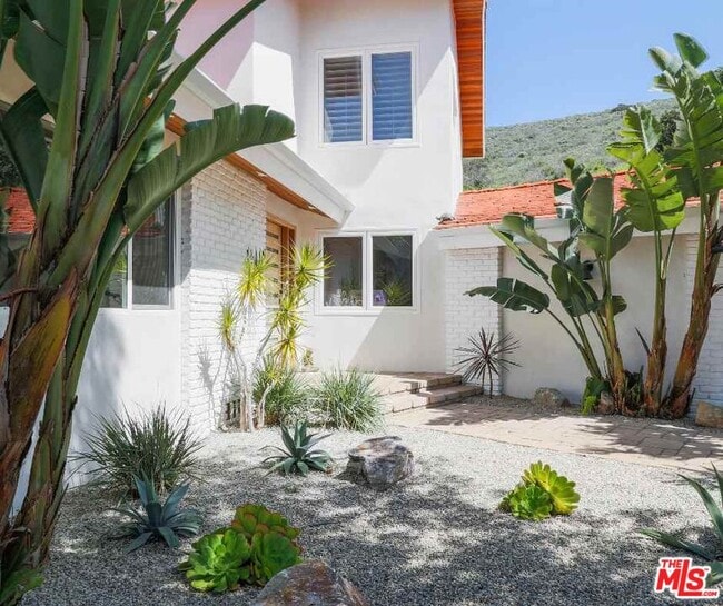 Building Photo - 30606 La Sonora Dr