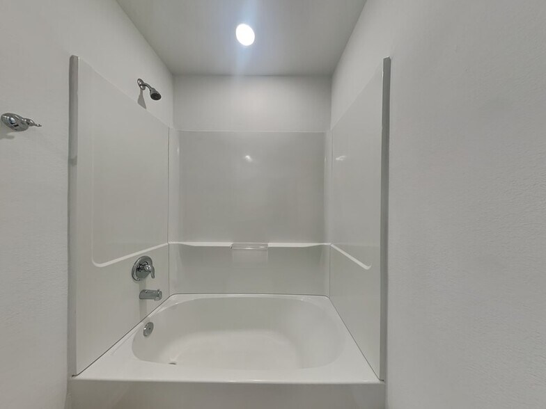 Building Photo - 27019 Breakaway Ln