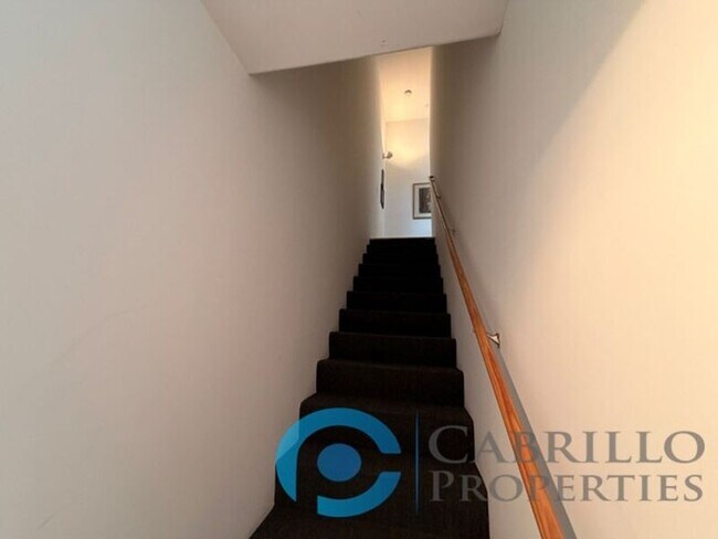 Building Photo - 3771 Centre St