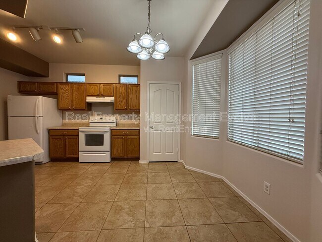 Building Photo - 9854 E Escondido Ave