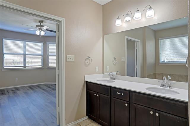 Building Photo - 1021 Lake Meadow Ln