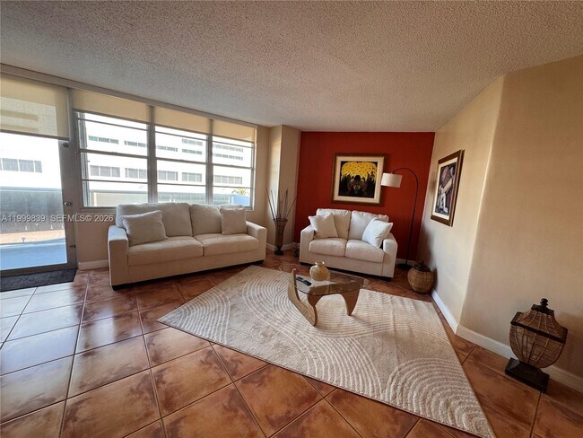 Building Photo - 3725 S Ocean Dr