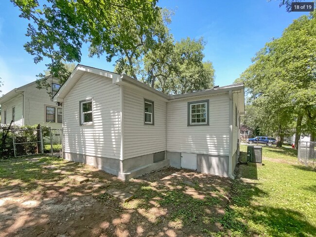 Building Photo - 114 McKinley St