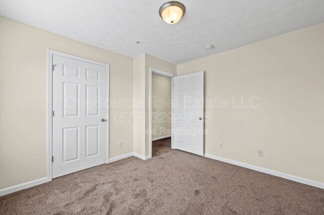 Building Photo - 1202 Fairington Club Dr