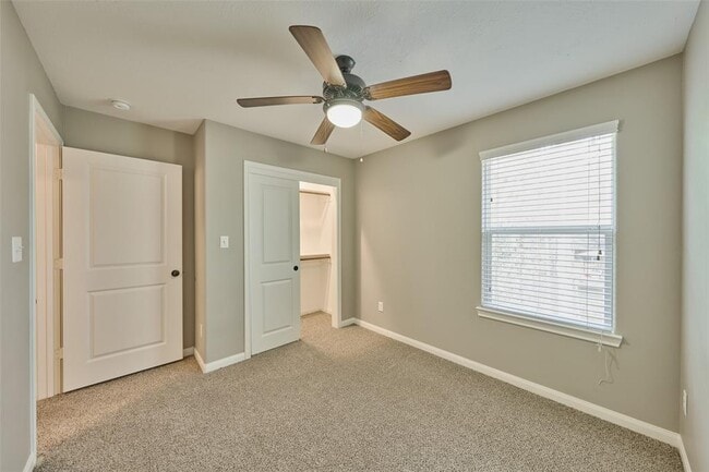 Building Photo - 132 Artesian Way