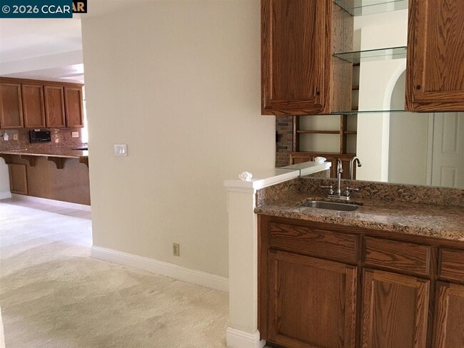 Building Photo - 13 Deer Meadow Ct