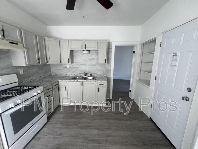 Building Photo - 3284 N 30th St