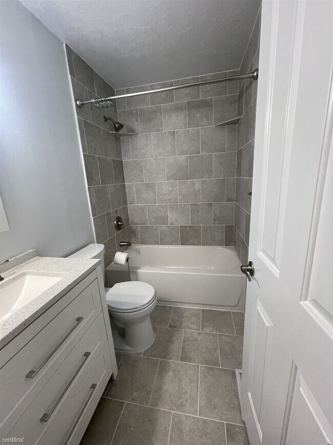 Building Photo - 3 br, 2 bath House - 4296 East Stonebridge...